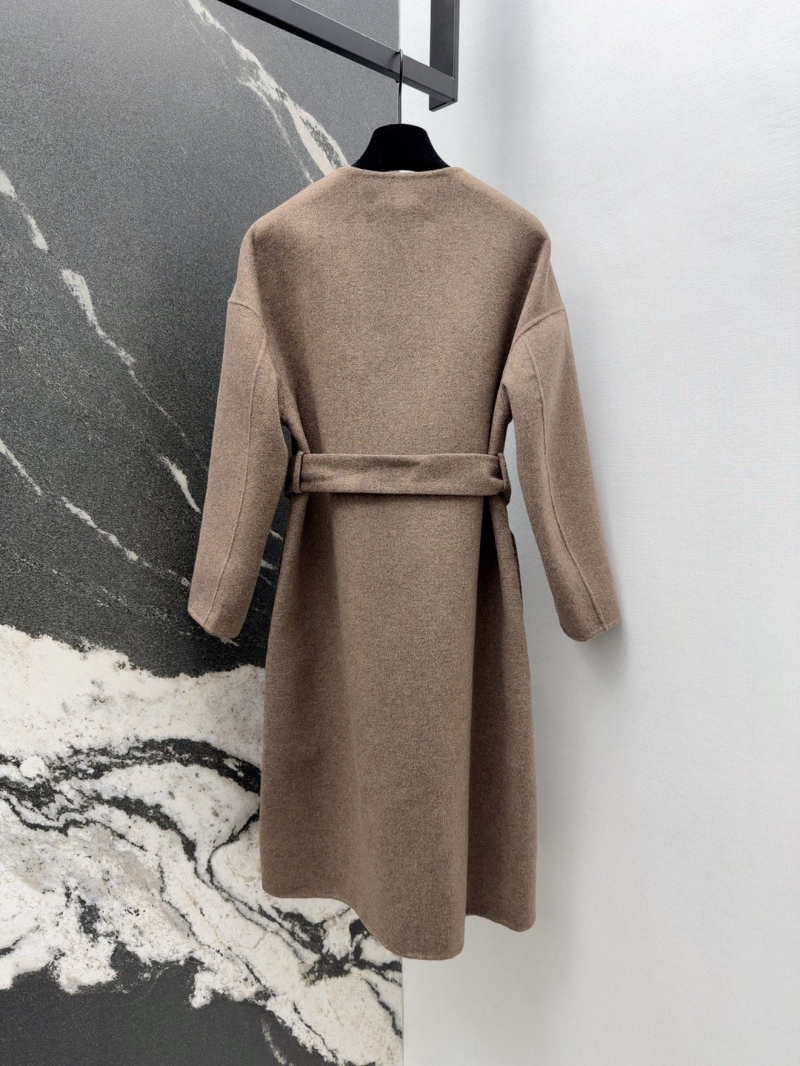 chr1st1an D10r outwear